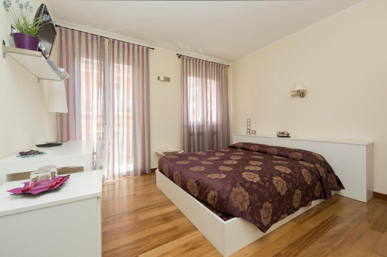 Oasi Hotel Levanto Esterno foto