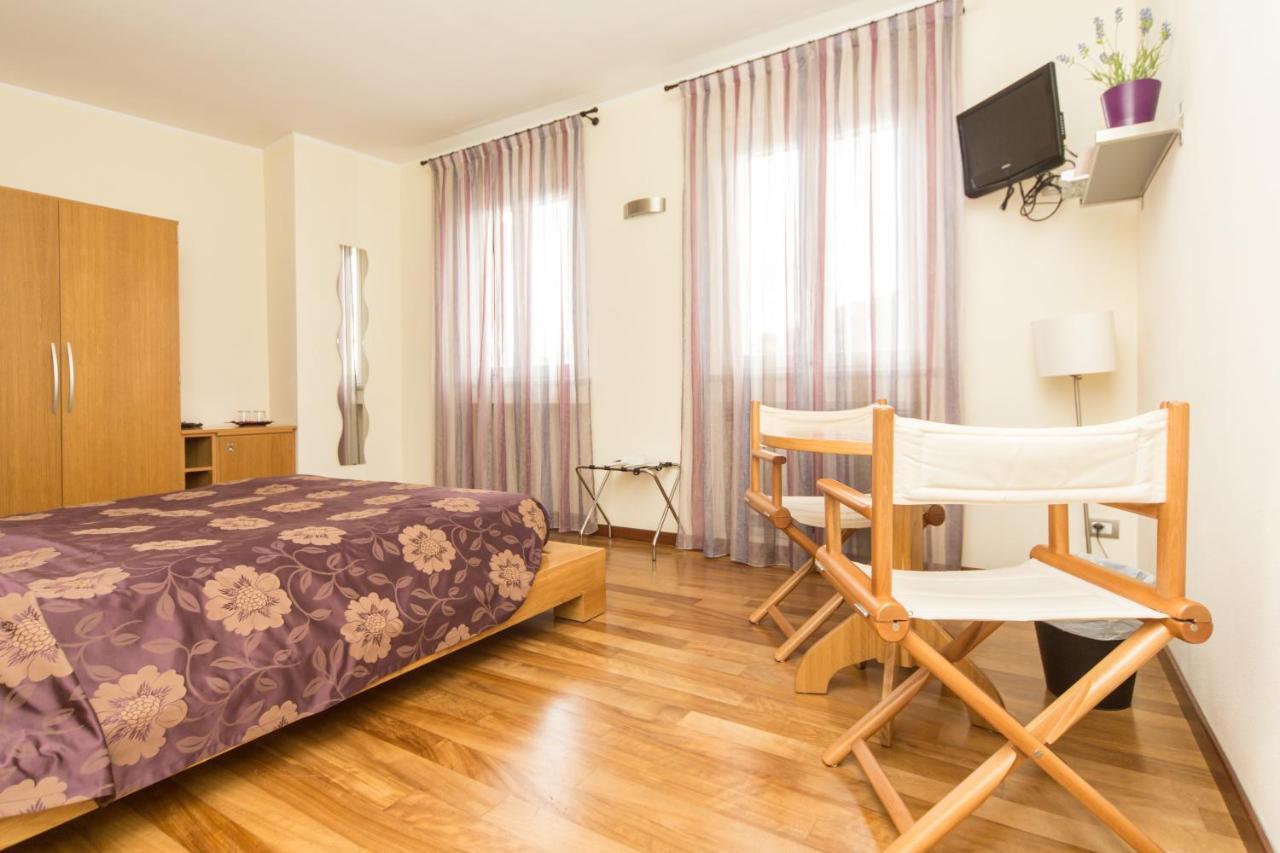 Oasi Hotel Levanto Esterno foto